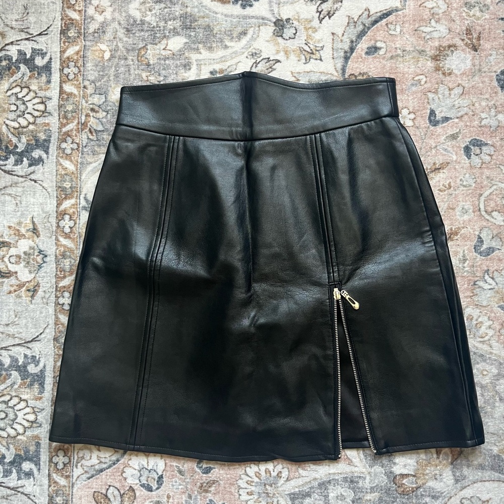Black Faux Leather Mini Skirt with Zipper Detail